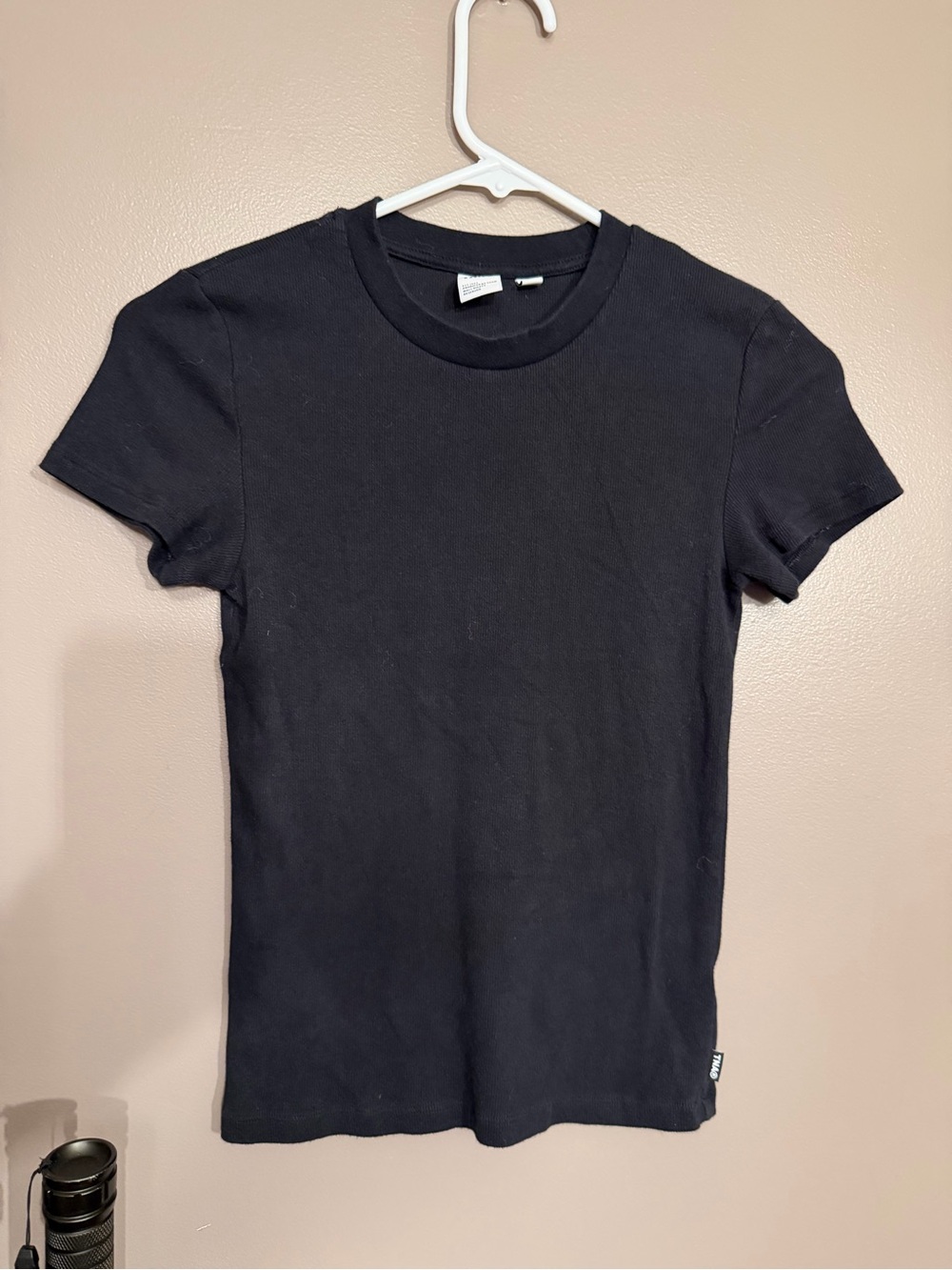 TNA Aritzia black ribbed tee